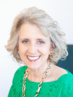 Dawn Robinette APR 2021 Headshot cropped Dawn Robinette APR 2021 Headshot cropped