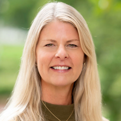headshot of Lorra Brown