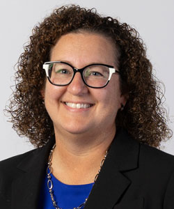 headshot of Kelly Bruhn