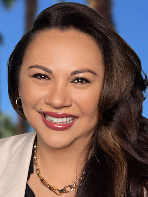 headshot of Lauren Bruggemans