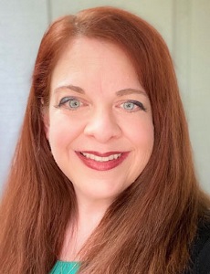 headshot of Amy Reynolds
