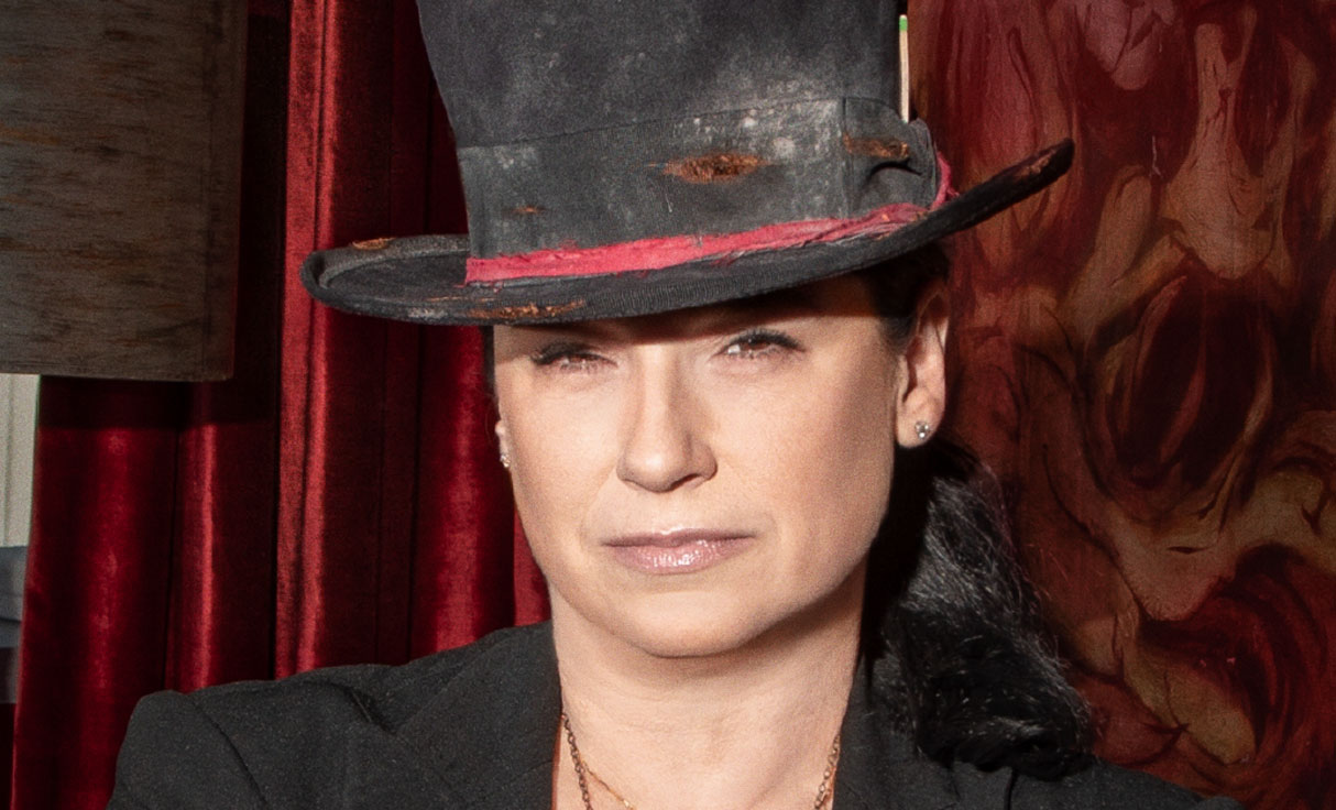 headshot of Amy Sherman-Palladino